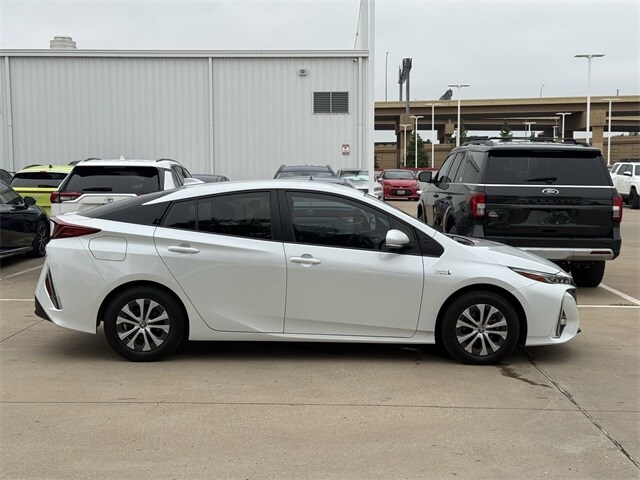 2021 Toyota Prius Prime Limited photo 2