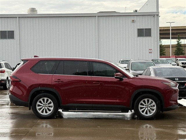 2025 Toyota Grand Highlander XLE photo 3