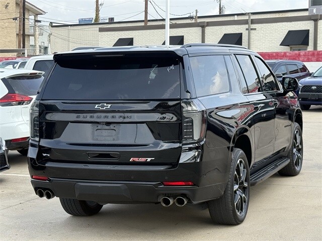 2025 Chevrolet Suburban RST photo 3