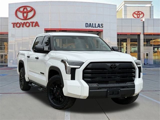 2022 Toyota Tundra SR5's photo