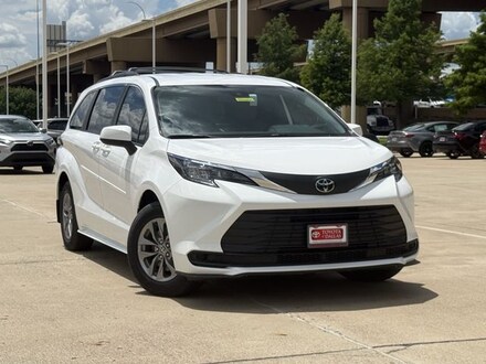 2026 Toyota Sienna LE 8 Passenger Van Passenger Van