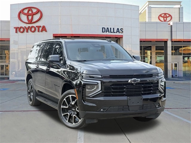 2025 Chevrolet Suburban RST's photo