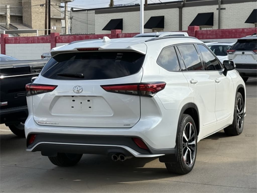 Used 2022 Toyota Highlander XSE SUV