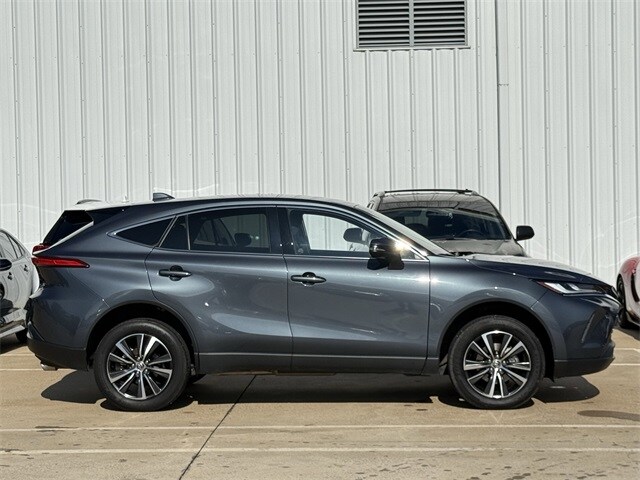 2024 Toyota Venza Limited photo 2