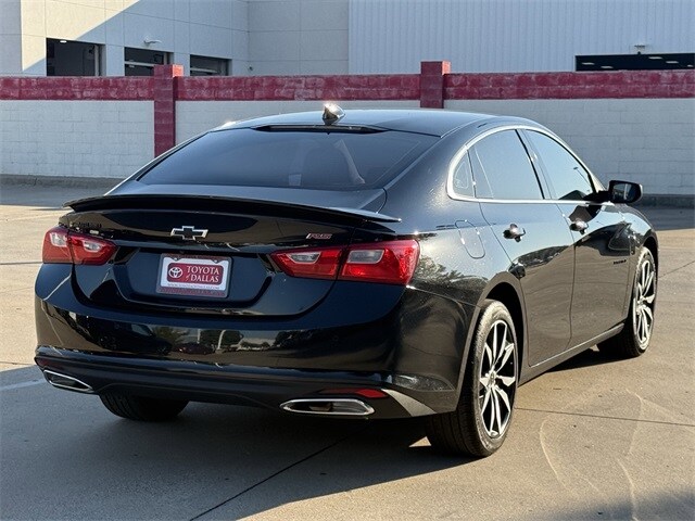 2024 Chevrolet Malibu RS photo 2