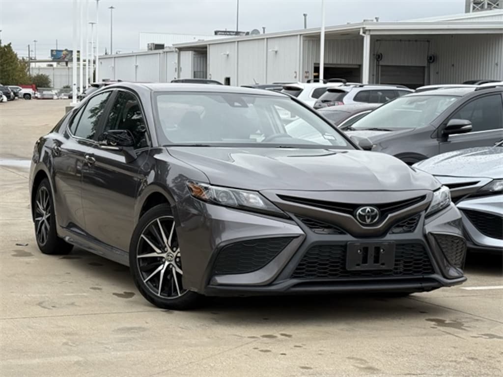 Used 2023 Toyota Camry SE Sedan