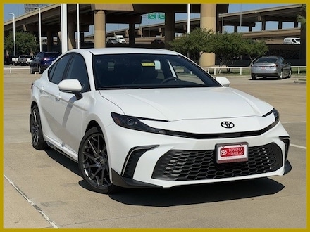 2025 Toyota Camry SE Sedan