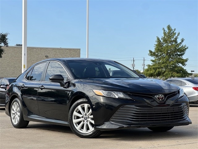 Used 2020 Toyota Camry LE with VIN 4T1C11AK7LU919342 for sale in Dallas, TX