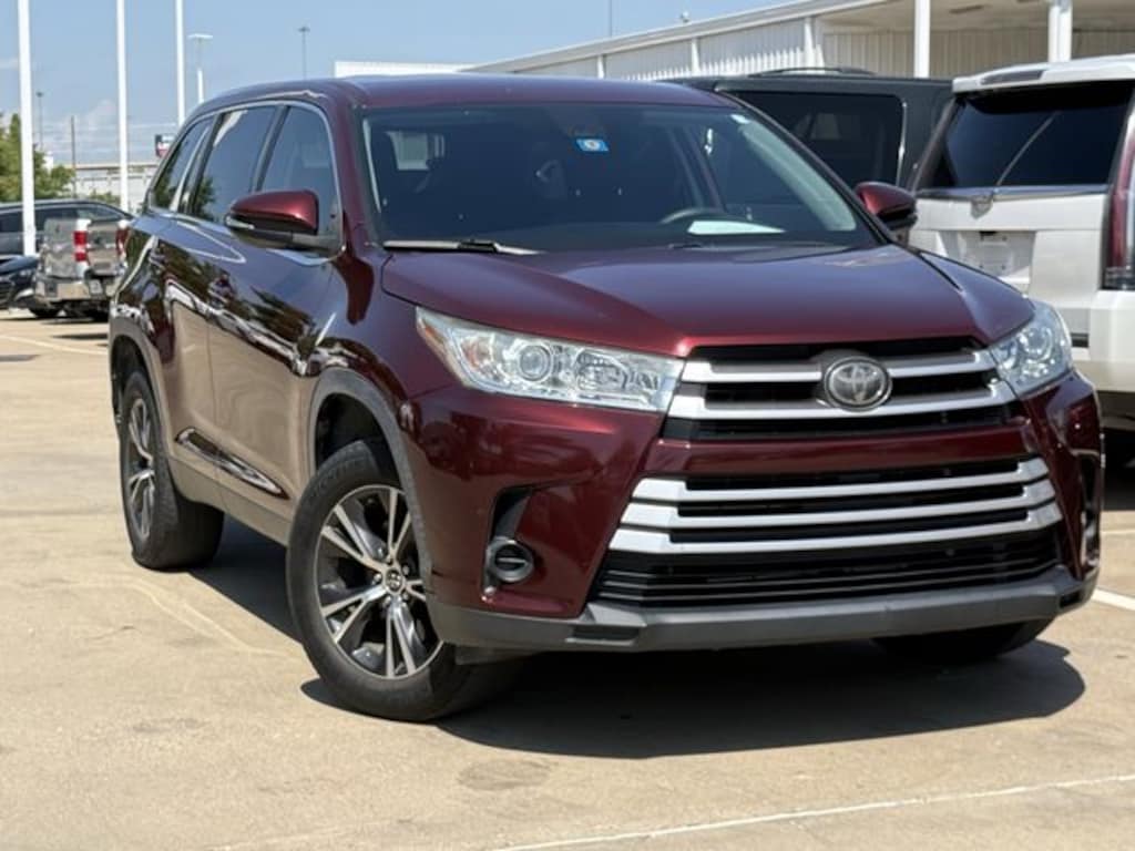Used 2019 Toyota Highlander LE SUV