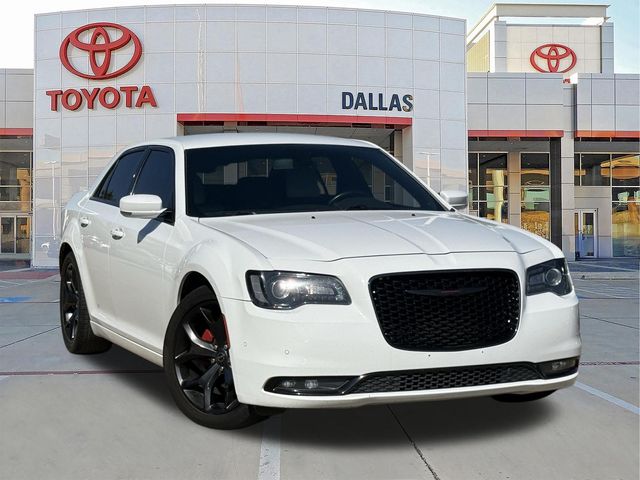 2021 Chrysler 300 Blanco (Bright White) Sedán Tracción trasera 8 velocidades Automática