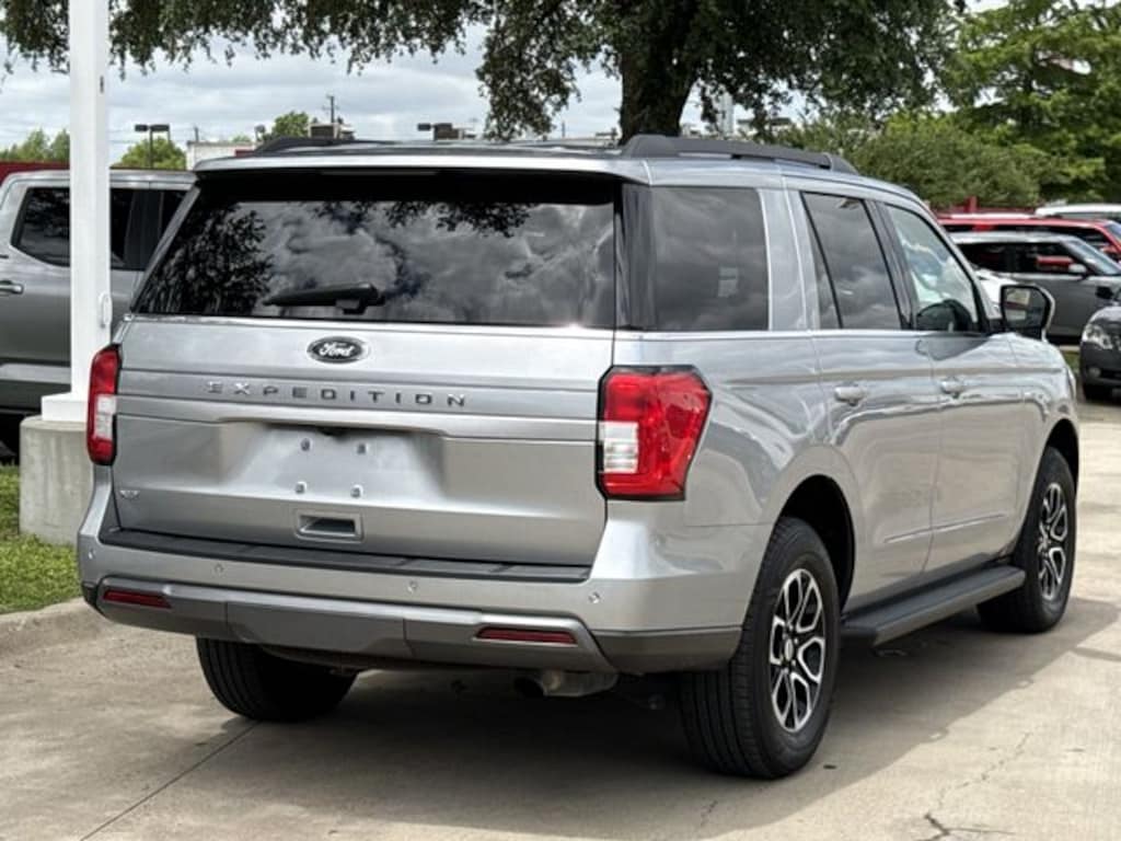 Used 2024 Ford Expedition XLT SUV