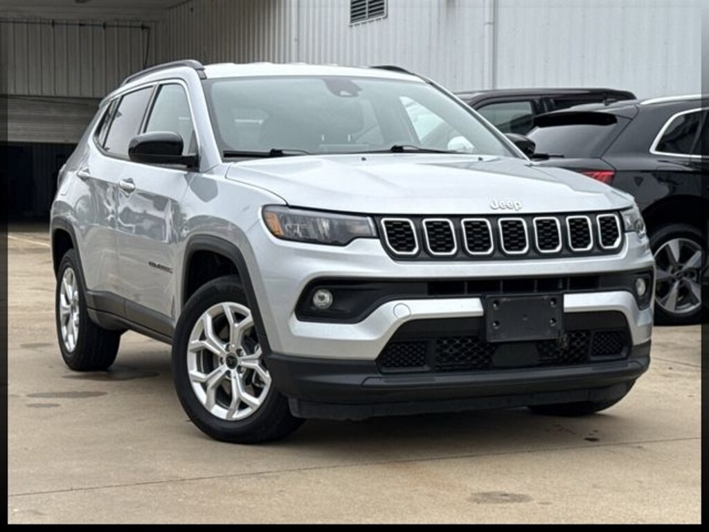 Used 2025 Jeep Compass Latitude SUV