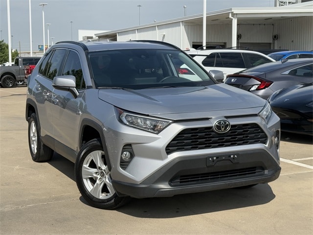 Used 2021 Toyota RAV4 XLE with VIN 2T3W1RFV6MC142838 for sale in Northfield, Minnesota