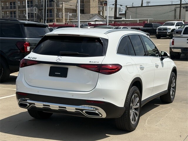 2025 Mercedes Benz GLC 300 4MATIC photo 4