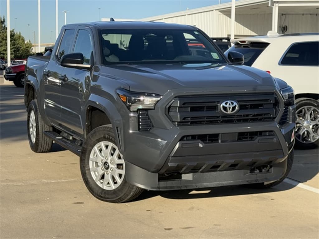 Used 2025 Toyota Tacoma SR Truck Double Cab