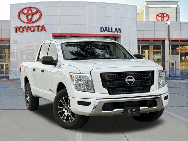 2023 Nissan Titan SV 4X4 Crew Cab's photo