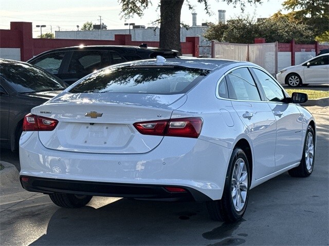 2024 Chevrolet Malibu 1LT photo 4