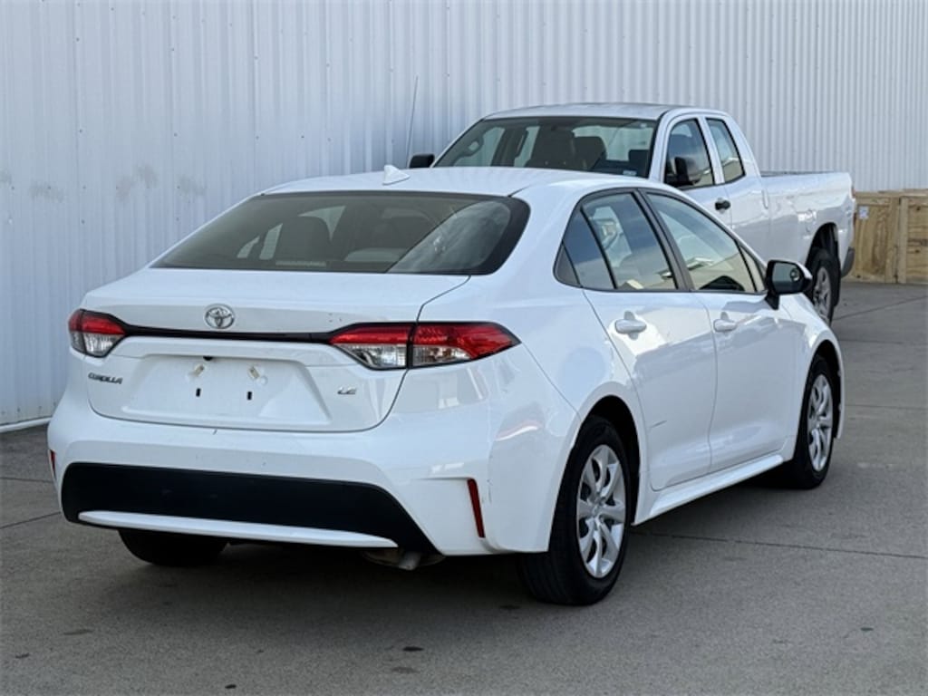 Used 2022 Toyota Corolla LE Sedan