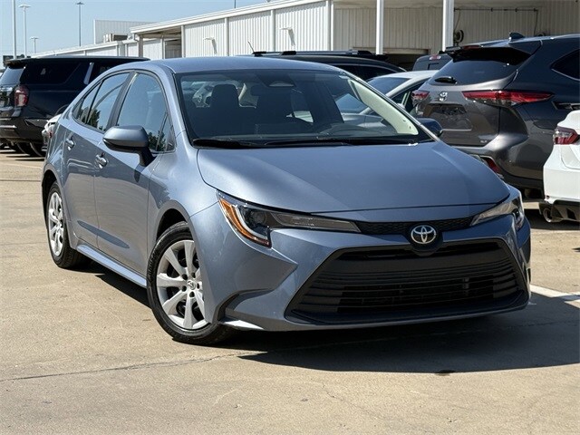 2024 Toyota Corolla LE photo 2