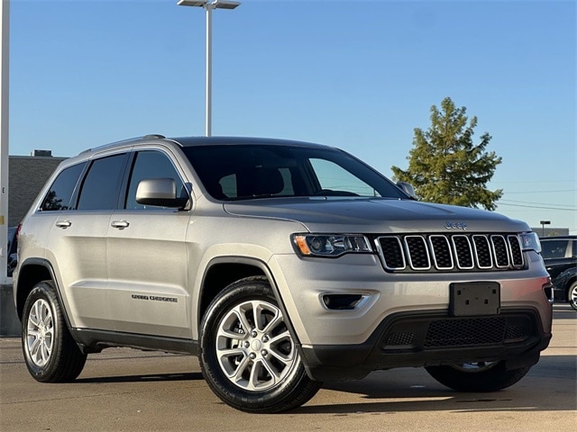 Used 2021 Jeep Grand Cherokee Laredo E with VIN 1C4RJEAGXMC538822 for sale in Dallas, TX