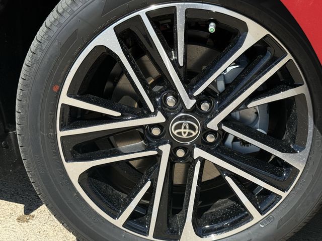 2026 Toyota Camry XLE - Photo 9