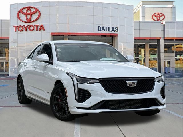 2022 Cadillac CT4 V-Series's photo