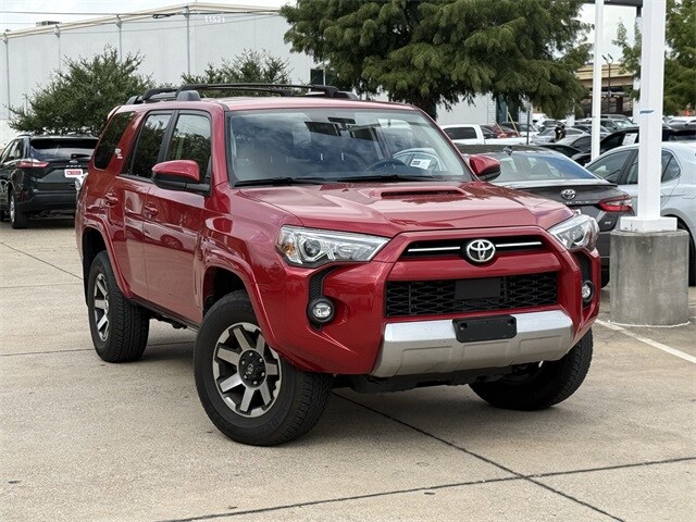 2024 Toyota 4Runner TRD Off-Road photo 2
