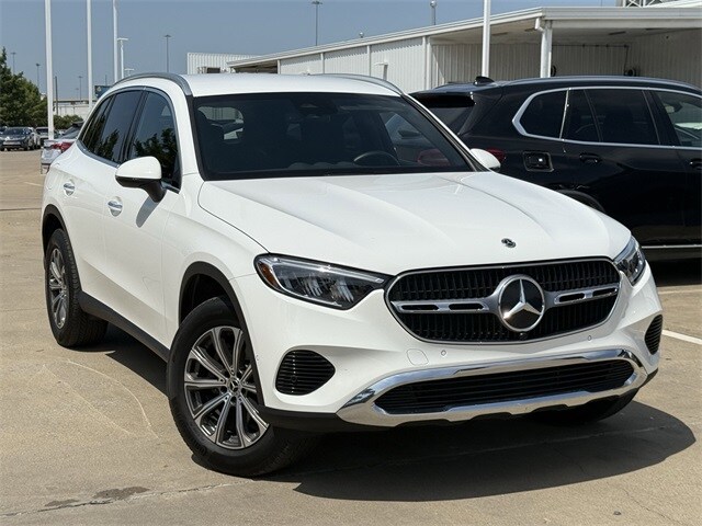 2025 Mercedes Benz GLC 300 4MATIC photo 2