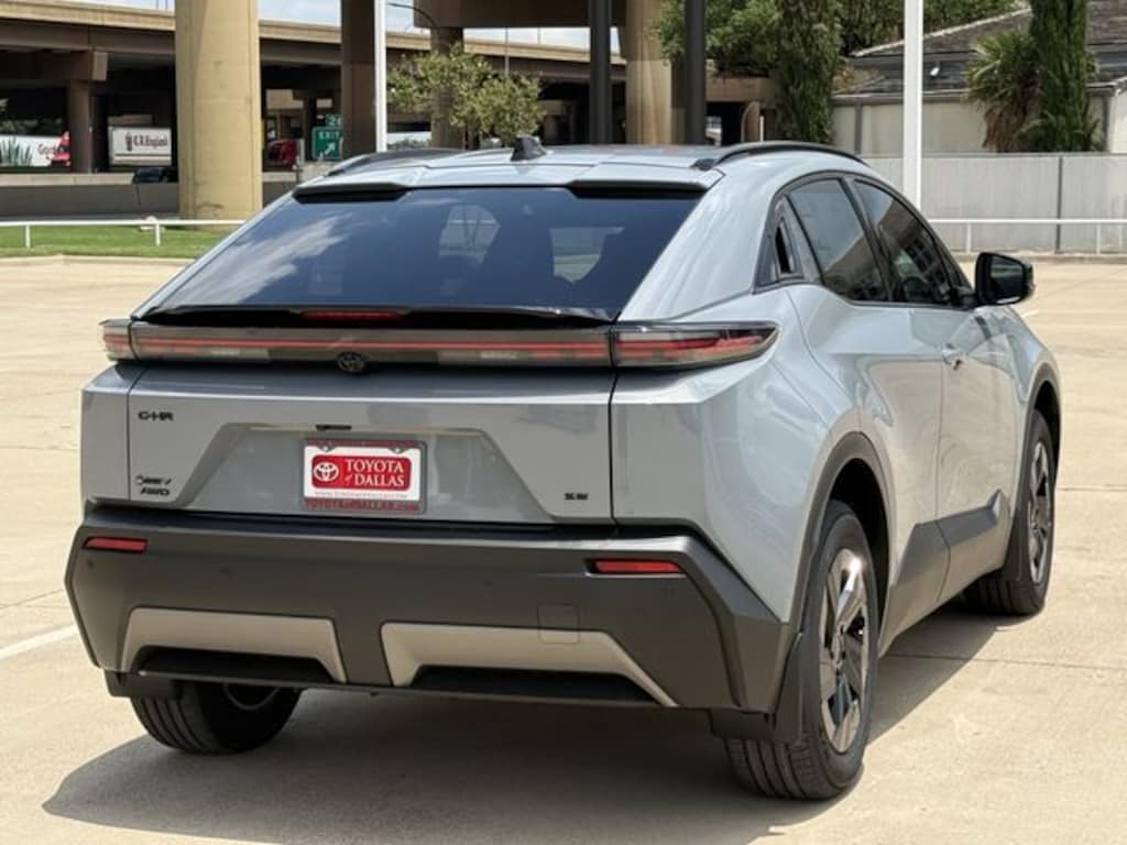 New 2026 Toyota C-HR SE SUV