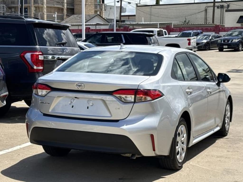 Used 2025 Toyota Corolla LE Sedan