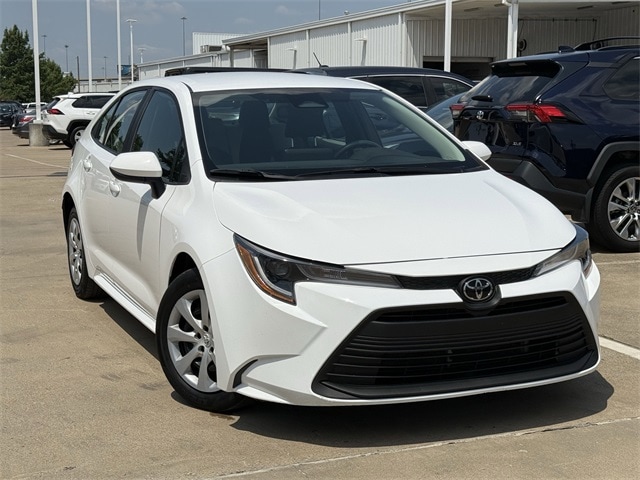 Used 2023 Toyota Corolla LE with VIN 5YFB4MDE3PP000536 for sale in Northfield, Minnesota