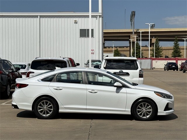 2018 Hyundai Sonata Eco photo 2