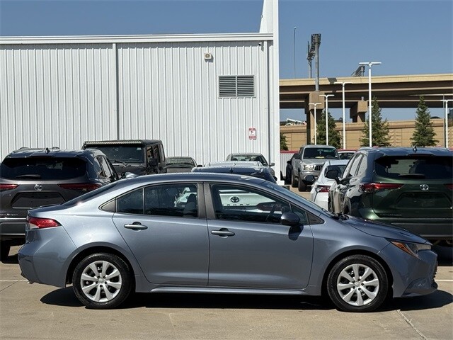 2024 Toyota Corolla LE photo 3