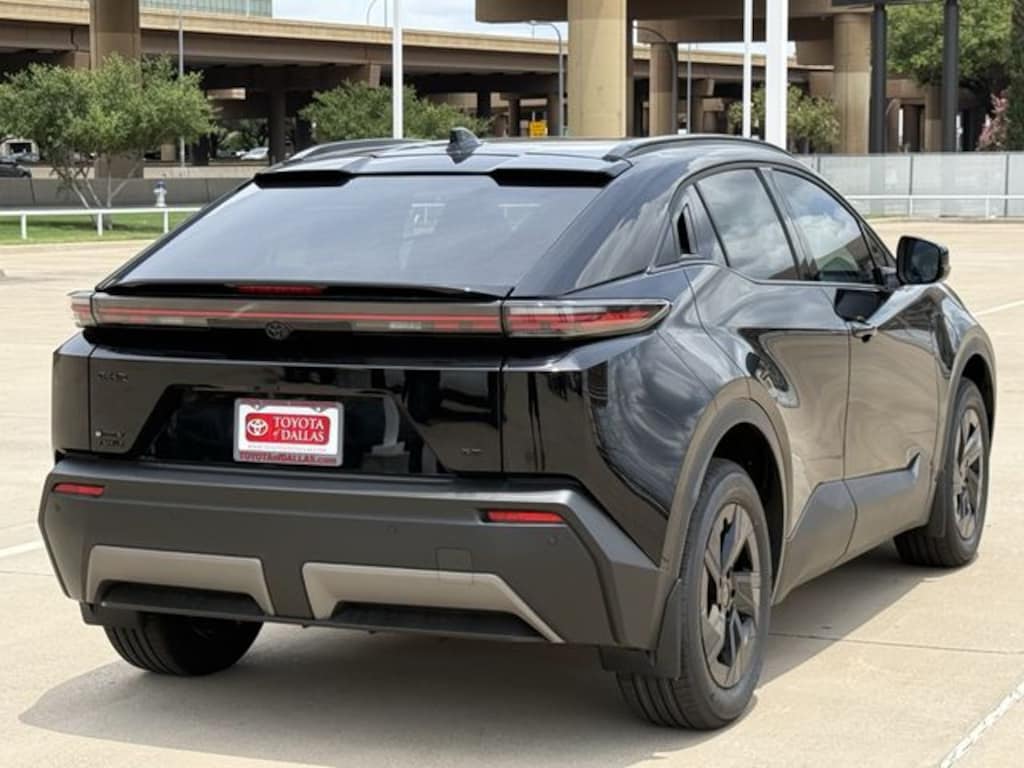 New 2026 Toyota C-HR SE SUV