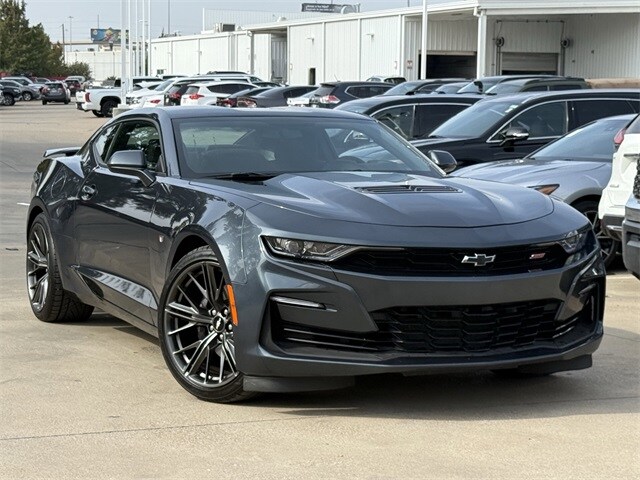 2021 Chevrolet Camaro SS photo 2