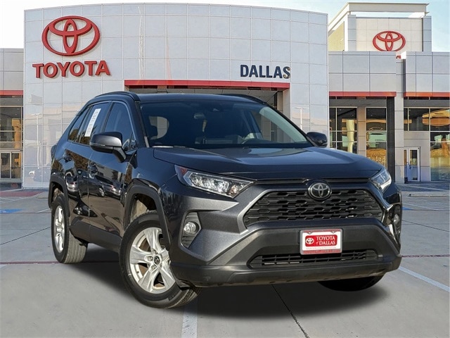 2021 Toyota RAV4 XLE's photo
