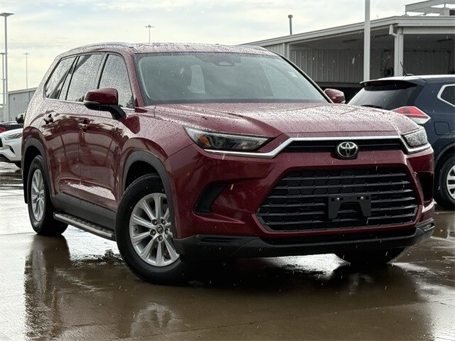 2025 Toyota Grand Highlander XLE photo 2