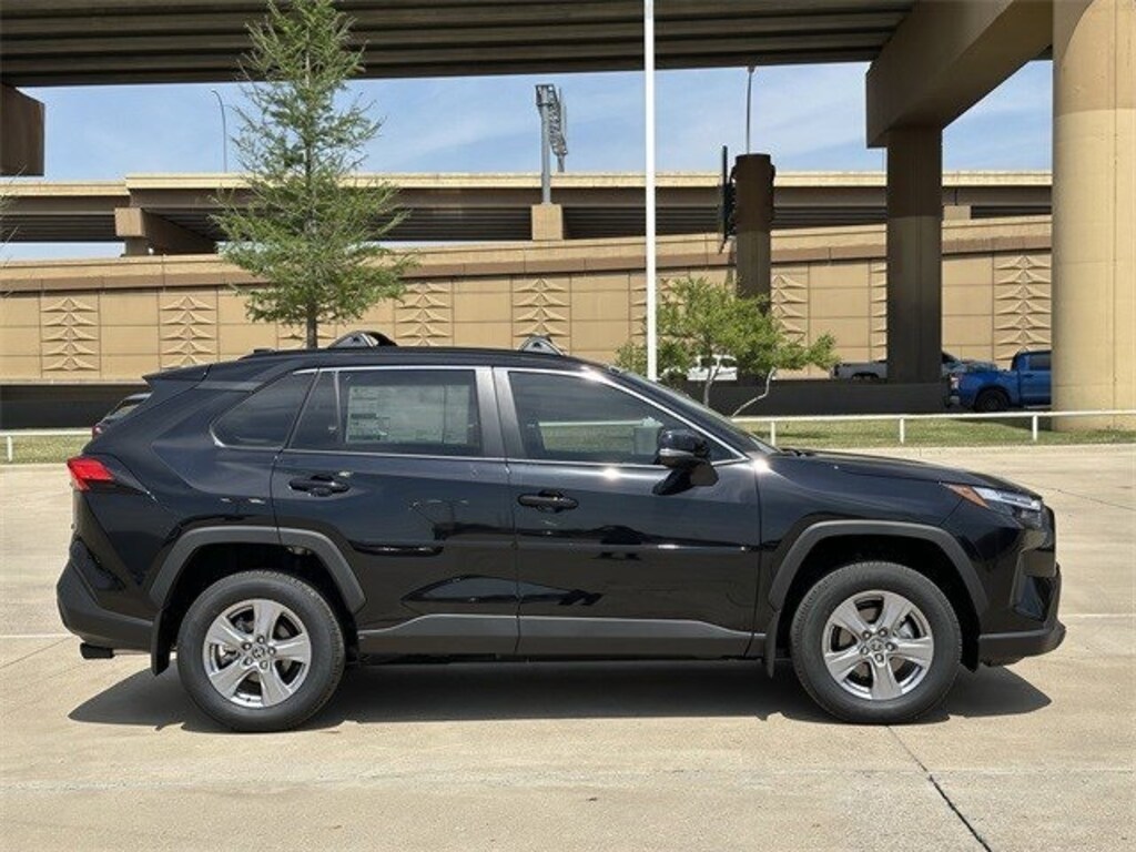 New 2025 Toyota RAV4 XLE SUV