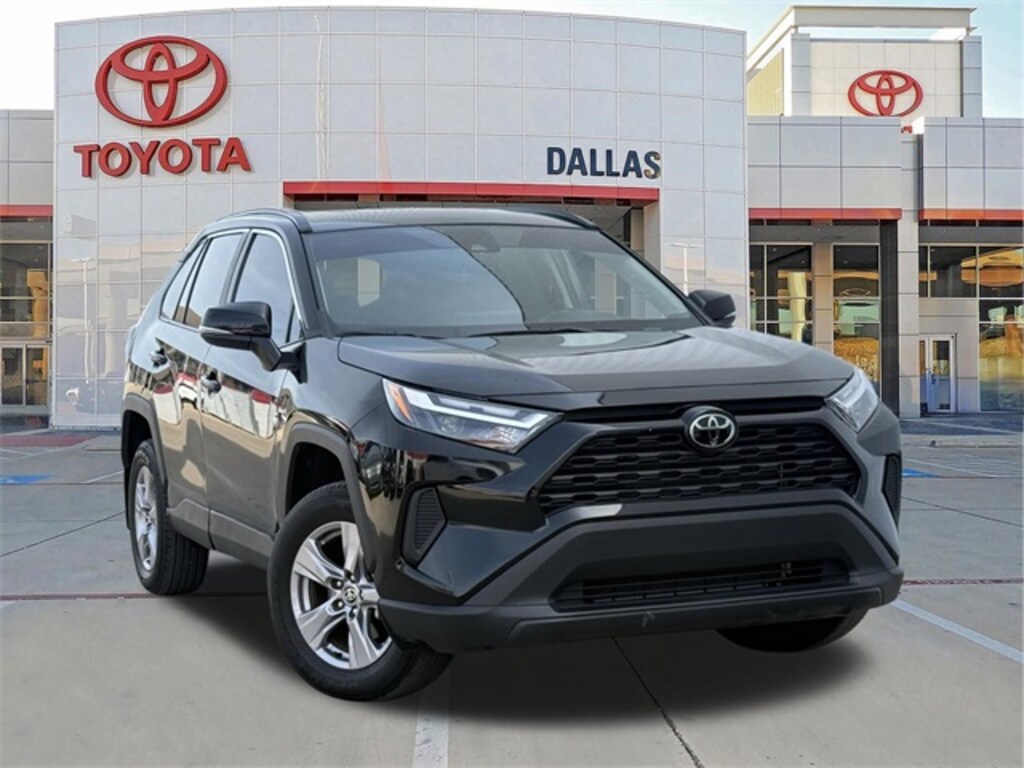 Used 2025 Toyota RAV4 XLE SUV