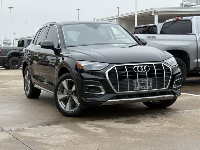 2024 Audi Q5 40 Premium Plus's photo