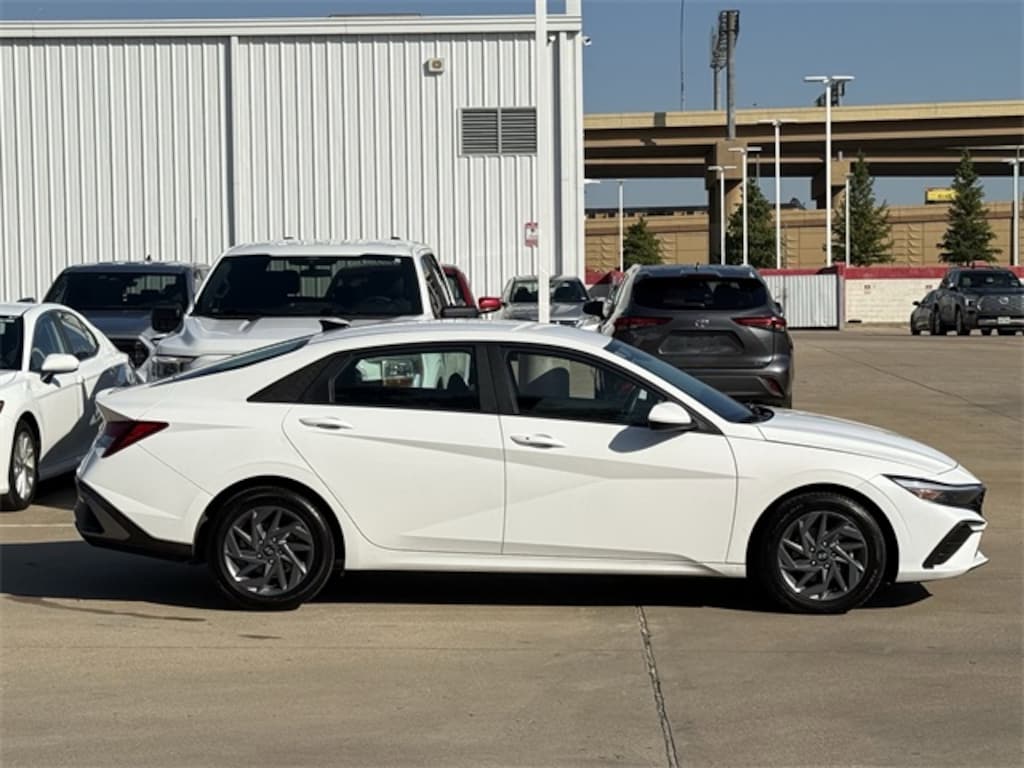 Used 2024 Hyundai Elantra SEL Sedan