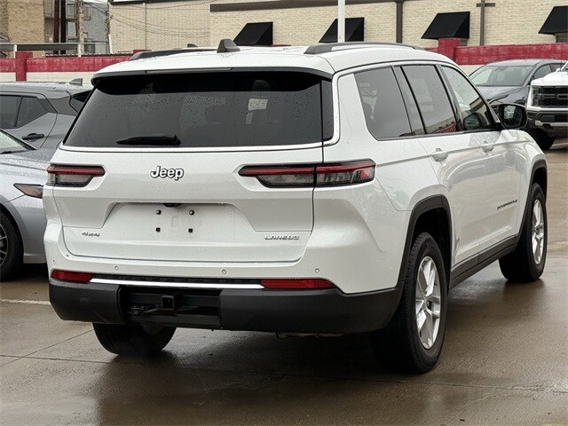 2023 Jeep Grand Cherokee Laredo photo 3