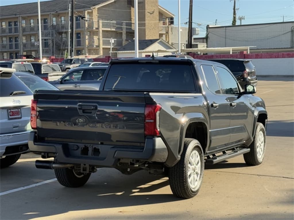 Used 2025 Toyota Tacoma SR Truck Double Cab