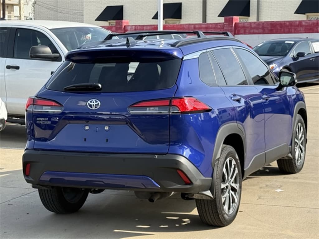 Used 2025 Toyota Corolla Cross XLE SUV