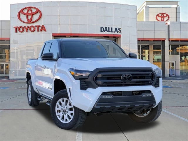 2024 Toyota Tacoma SR5's photo