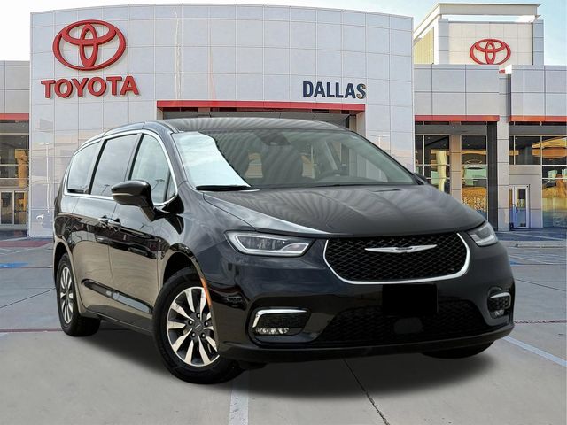 2024 Chrysler Pacifica Hybrid Select PHEV's photo
