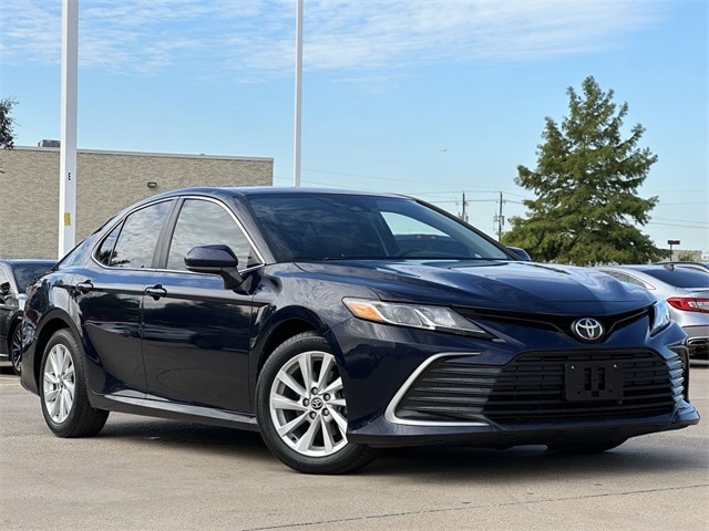 Used 2021 Toyota Camry LE with VIN 4T1C11AK0MU430024 for sale in Dallas, TX