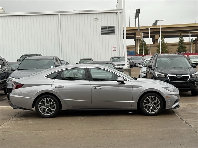 2023 Hyundai Sonata SEL photo 3