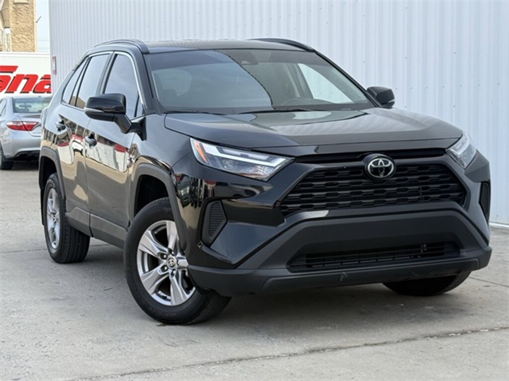 Used 2025 Toyota RAV4 XLE SUV