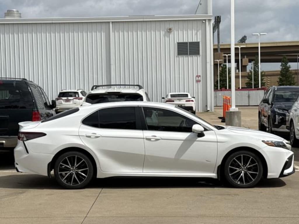 Used 2023 Toyota Camry SE Sedan